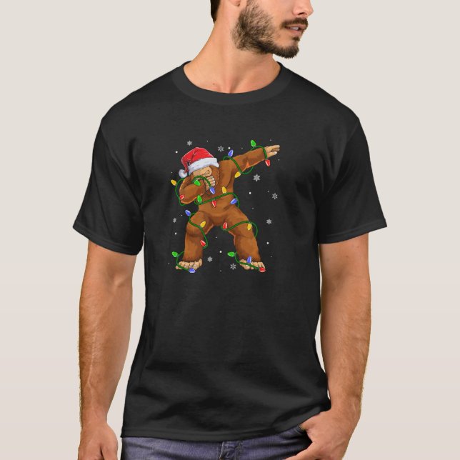 Bigfoot Santa Dab Julgran Ljus Funny Julafton T Shirt (Framsida)