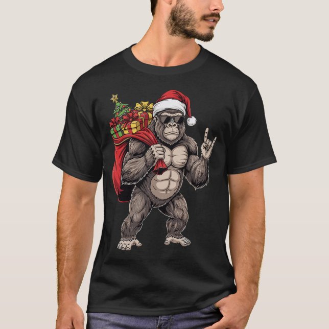 Bigfoot Santa Rock On Funny Christmas Sasquatch T Shirt (Framsida)