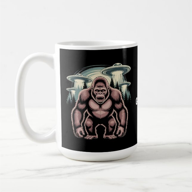 Bigfoot Sasquatch Alien UFO Funny Graphic Design Kaffemugg (Vänster)