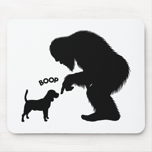 Bigfoot Sasquatch Beagle Nose Boop Musmatta (Framsidan)