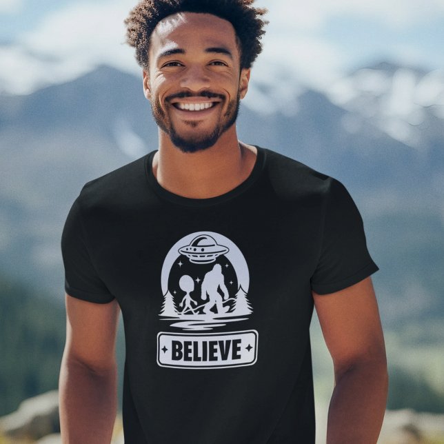 Bigfoot Sasquatch Believer Alien Ufo Cryptid Manar T Shirt (Skapare uppladdad)