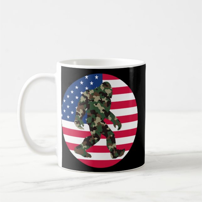 Bigfoot Sasquatch Camo Kaffemugg (Vänster)