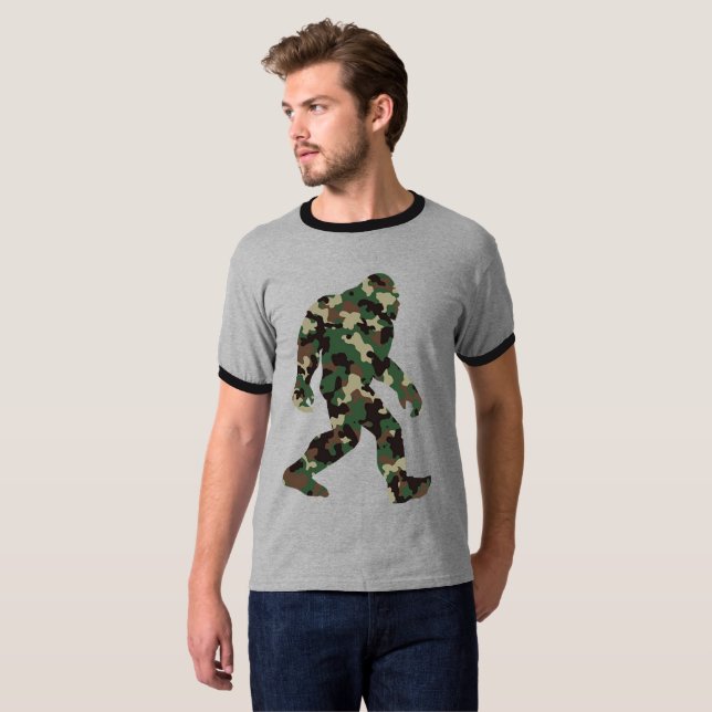 Bigfoot Sasquatch Camo T Shirt (Hel framsida)