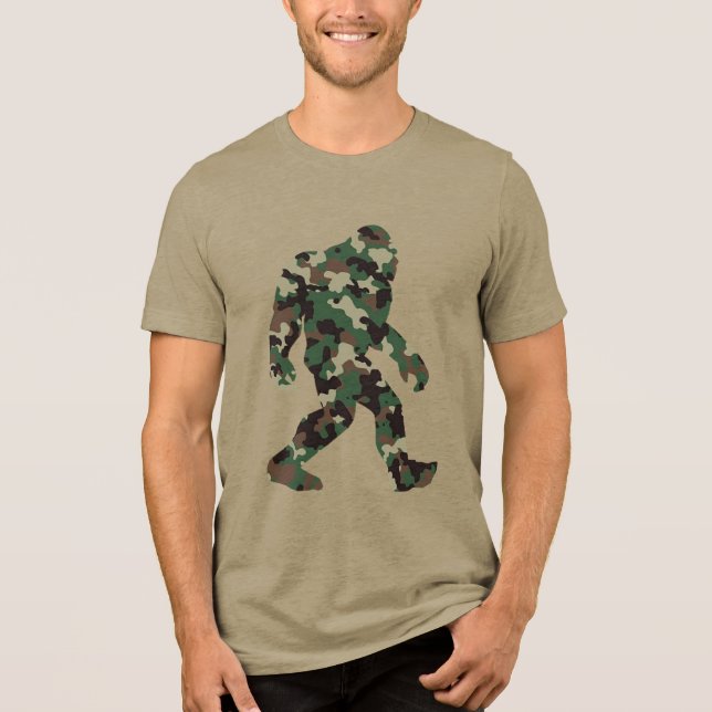 Bigfoot Sasquatch Camo T Shirt (Framsida)