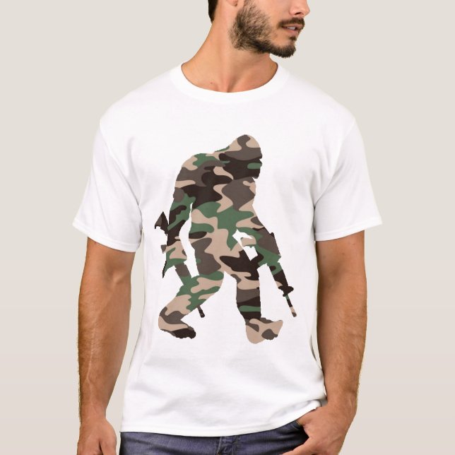 Bigfoot Sasquatch Camo T Shirt (Framsida)