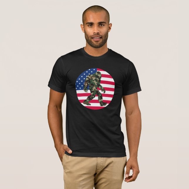 Bigfoot Sasquatch Camo T Shirt (Hel framsida)