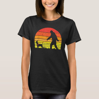 Bigfoot Sasquatch Chihuahua Retro Chiwawa Pet Hund T Shirt