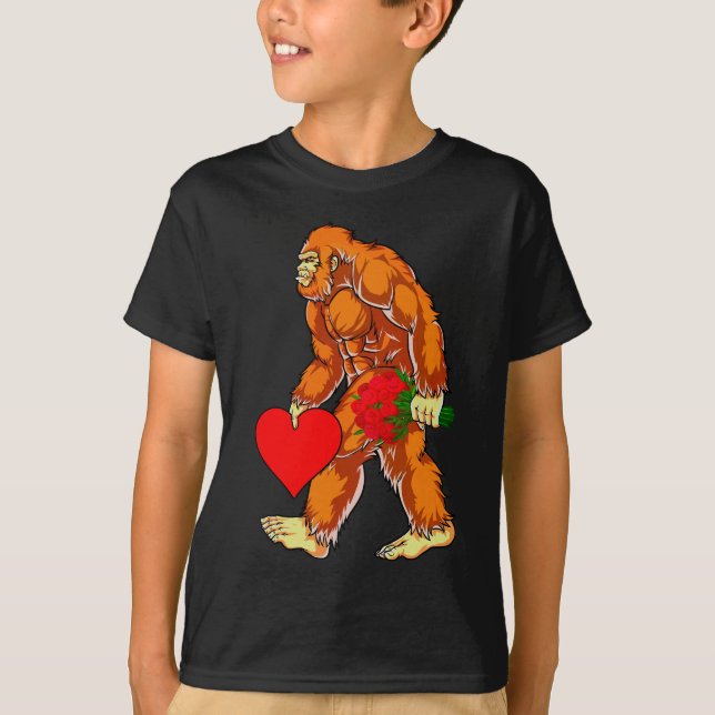 Bigfoot Sasquatch Funny Valentines day Kärlek T Shirt (Framsida)