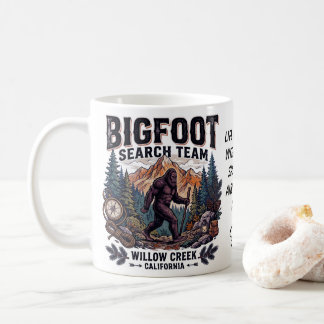 Bigfoot Sasquatch I Skogen Sökgrupp Kaffemugg