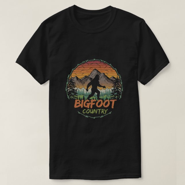 Bigfoot Sasquatch Land T Shirt (Design framsida)
