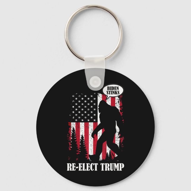 Bigfoot Says Biden Stinks Nyckelring (Framsida)