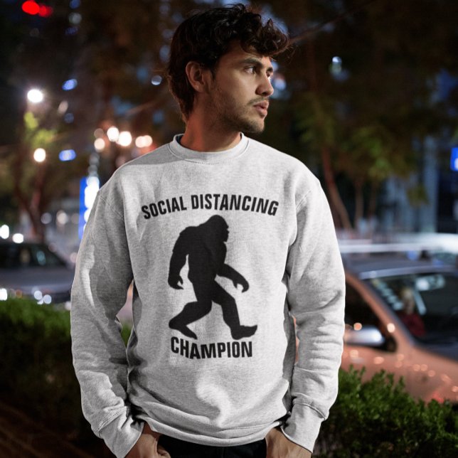 BIGFOOT SOCIAL AVSTÅND CHAMPION Funny T-shirts (Skapare uppladdad)