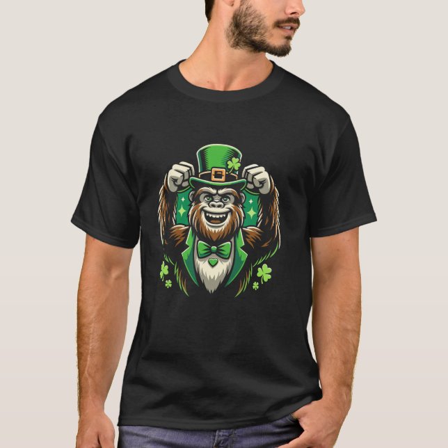 Bigfoot St patricks day Irish Sasqautch Saint Padd T Shirt (Framsida)