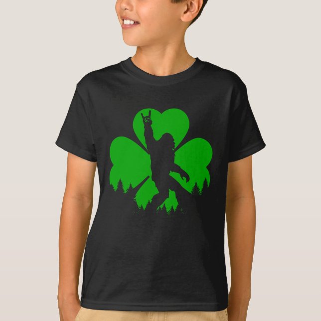 Bigfoot St. Patrick's Day T Shirt (Framsida)