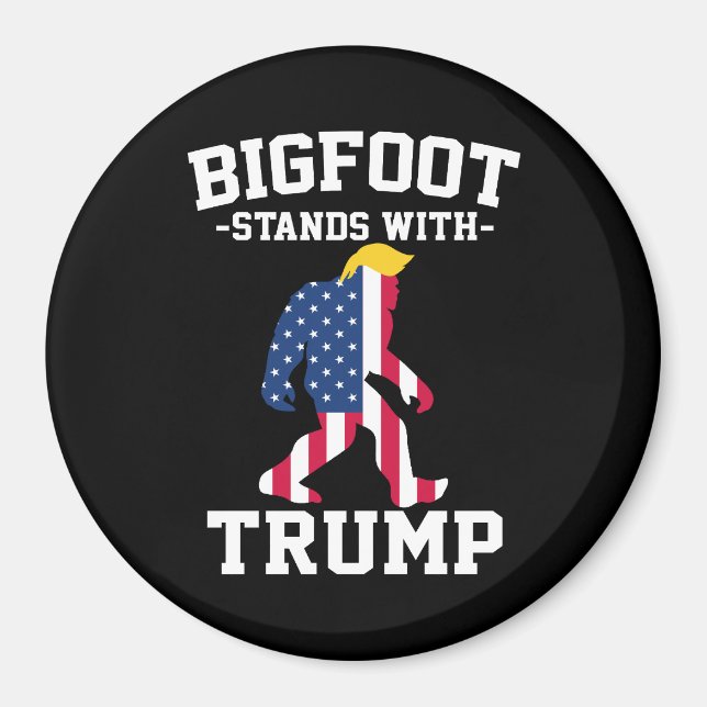 Bigfoot Stands med trumfkort 2024 Magnet (Framsidan)