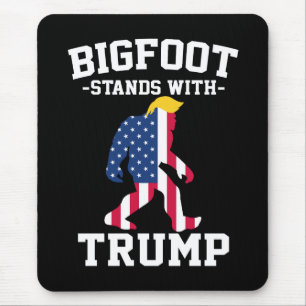 Bigfoot Stands med trumfkort 2024 Musmatta