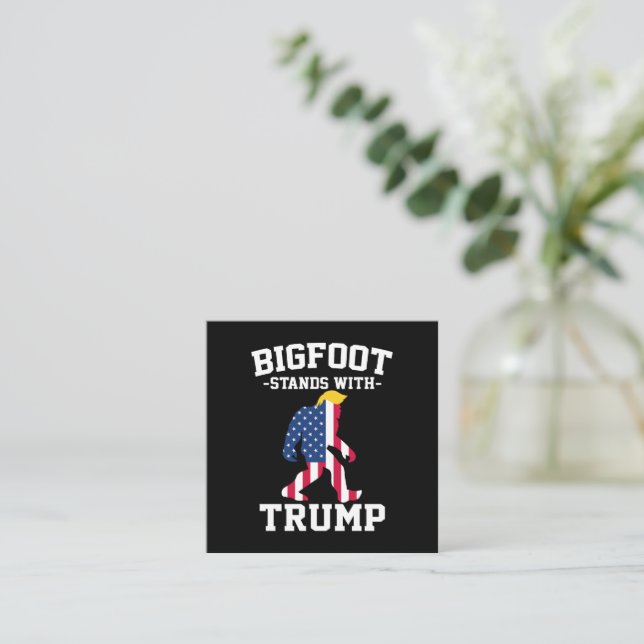 Bigfoot Stands med trumfkort 2024 Tilläggskort (Stående Fram)