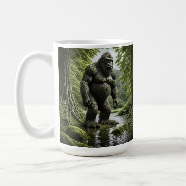 Bigfoot står i Tecknaden Bäck Kaffemugg (Vänster)