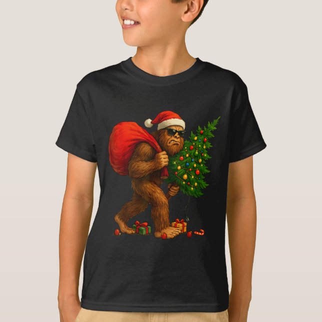 Bigfoot Stealing Christmas Tree Lights Xmas Boys M T Shirt (Framsida)