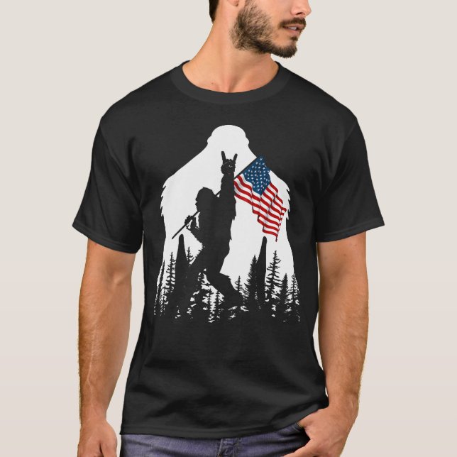 Bigfoot Sten på amerikanska Flagga Sasquatch Belie T Shirt (Framsida)