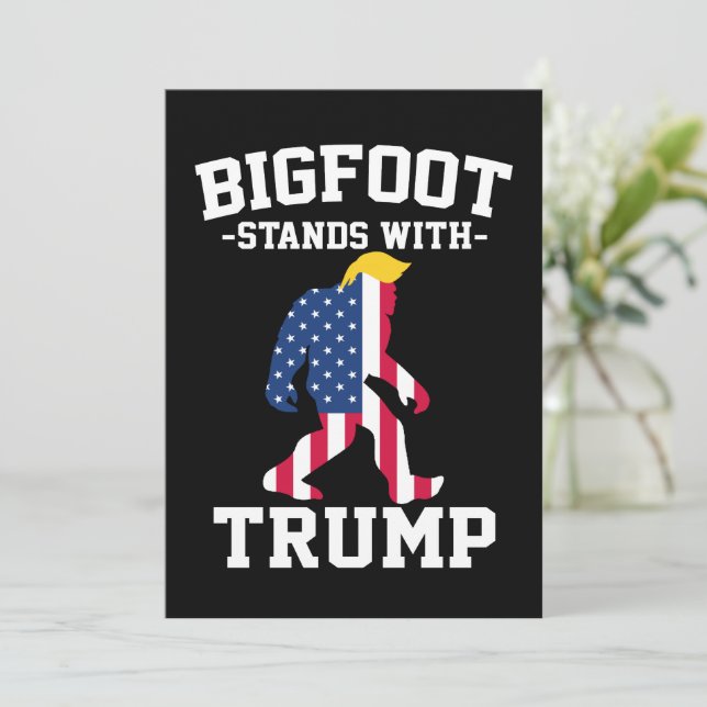 Bigfoot Stöder Trump 2024 Valet Inbjudningar (Stående Fram)