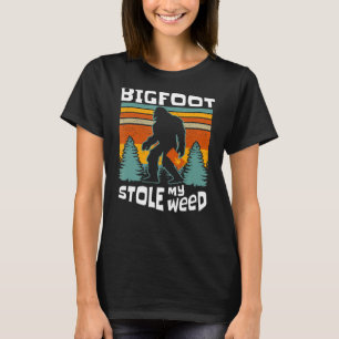Bigfoot Stole My Ogräs Funny Retro Stoner Sasquatc T Shirt