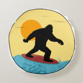 bigfoot surfing hawaiiansk rund kudde