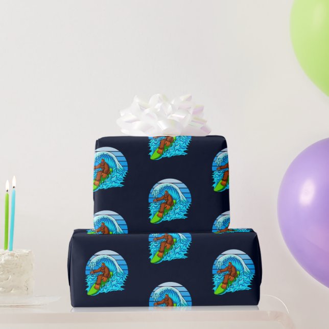 Bigfoot Surfing vid Vinkar Roligt Sasquatch Presentpapper (Festgåvor)