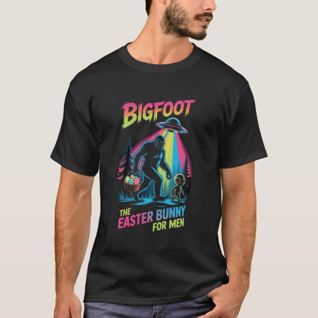 Bigfoot The Easter Bunny Men's Tee Sasquatch  (Framsida)
