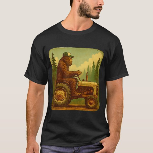 Bigfoot Tractor Farmer Design For Men Farming Farm T Shirt (Framsida)