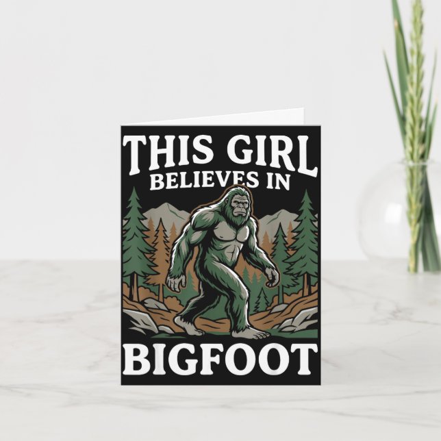 Bigfoot troende flicka sasquatch skog kryptid för kort (Framsida)