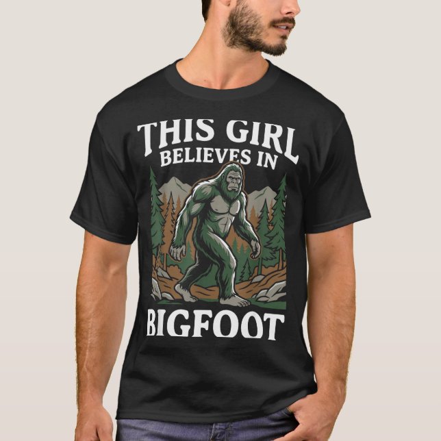 Bigfoot-troende flicka sasquatch skog kryptid för t shirt (Framsida)
