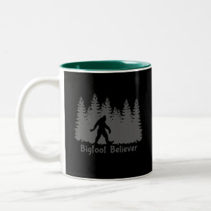 Bigfoot-troende träd-linje Två-Tonad mugg