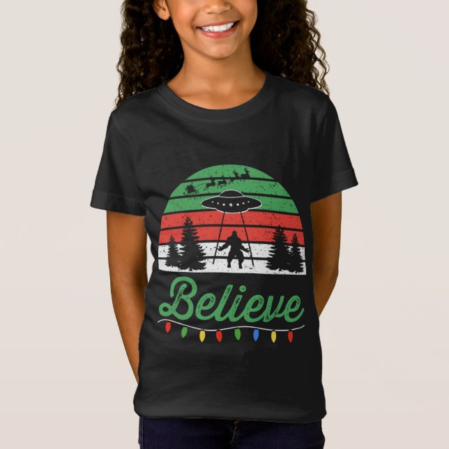 Bigfoot tror UFO Utomjordingar Jultomten Reindeer  T Shirt (Framsida)