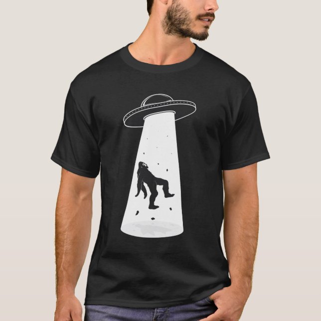 Bigfoot UFO Alien Abduction T Shirt (Framsida)