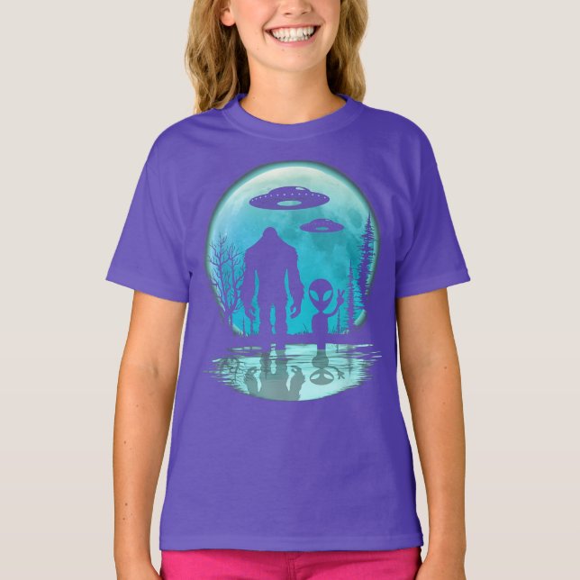 Bigfoot UFO Alien T Shirt (Framsida)