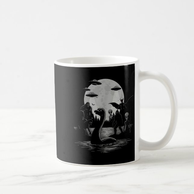 Bigfoot Ufo Loch Ness Monster Mothman And Aliens!  Kaffemugg (Höger)