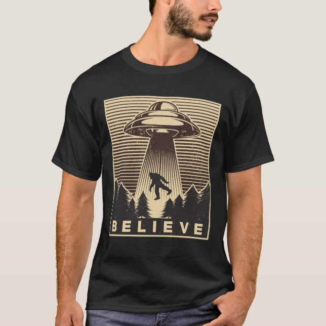 Bigfoot Ufo Retro-Vintage T Shirt (Framsida)