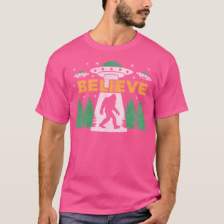 Bigfoot Ufo Utomjordingars tror att Sasquatch Yeti T Shirt