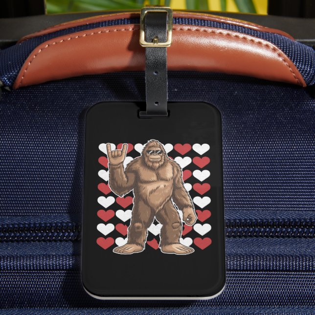 Bigfoot Valentines day Funny Hearts Sasquatch Kärl Bagagebricka (Framsida Insitu 2)