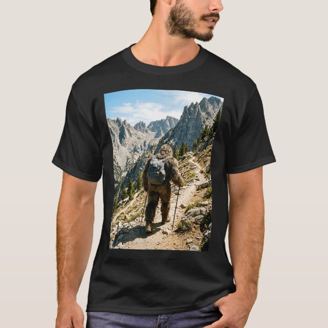 Bigfoot vandring rolig sasquatch backpacking t shirt (Framsida)