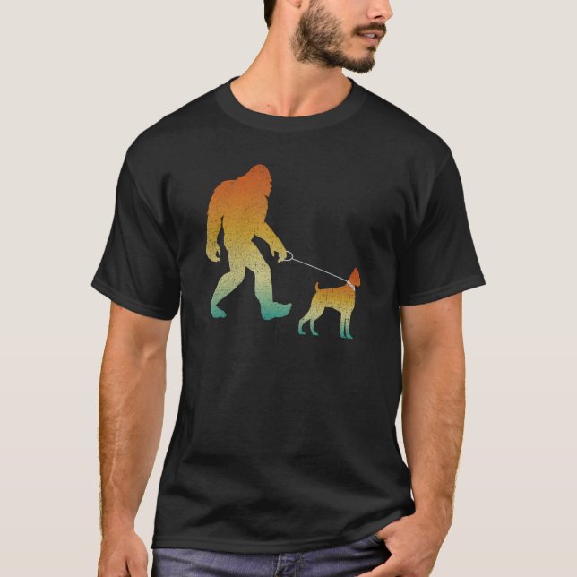 Bigfoot Walking Boxer Funny Sasquatch Pet Hund T Shirt (Framsida)