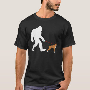 Bigfoot Walking Boxer Hund TShirt Sasquatch med Bo T Shirt