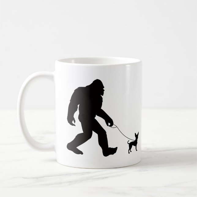 Bigfoot Walking Chihuahua Kaffemugg (Vänster)