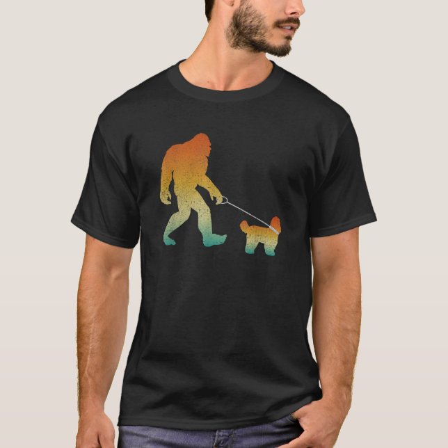 Bigfoot Walking Shih Tzu Funny Sasquatch Pet Dog   T Shirt (Framsida)