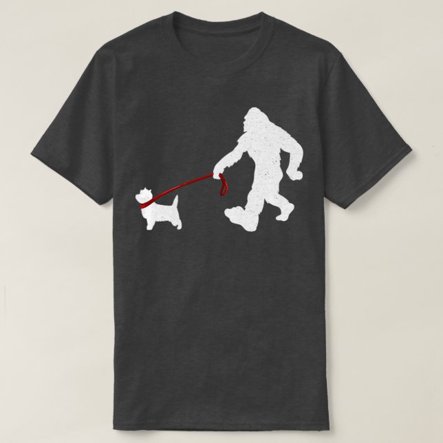 Bigfoot Walking with Cairn Terrier Hund Funny Bigf T Shirt (Design framsida)