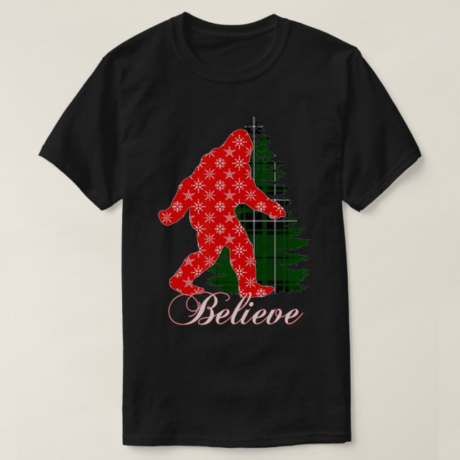 Bigfoot Yeti Tro Red Snowflake Julgran T Shirt (Design framsida)