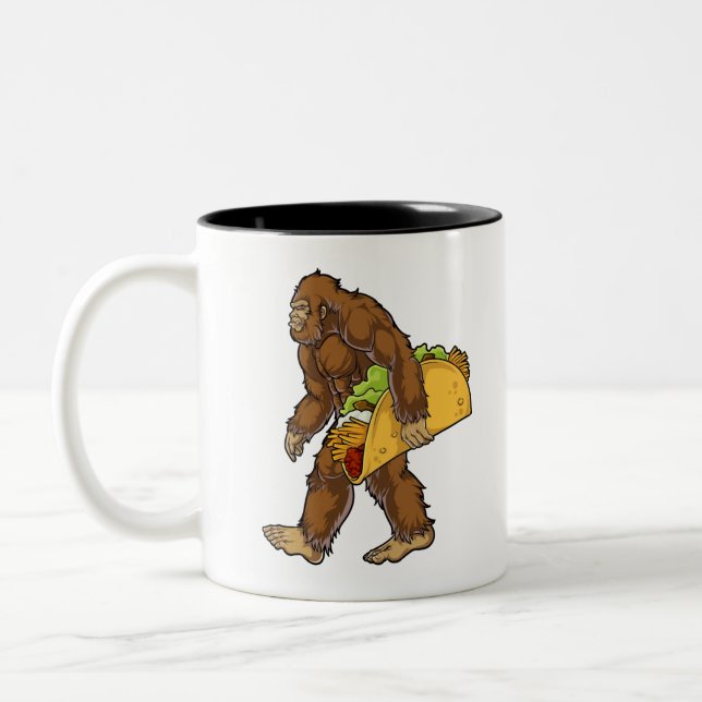 Bigfot Sasquatch Carrying Taco Två-Tonad Mugg (Vänster)