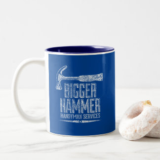 Bigger Hammer Handyman Services White Gfx Blue BG Två-Tonad Mugg
