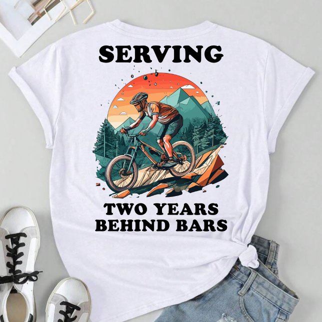 Bike Riders som betjänar två år bakom Pub T Shirt (Skapare uppladdad)